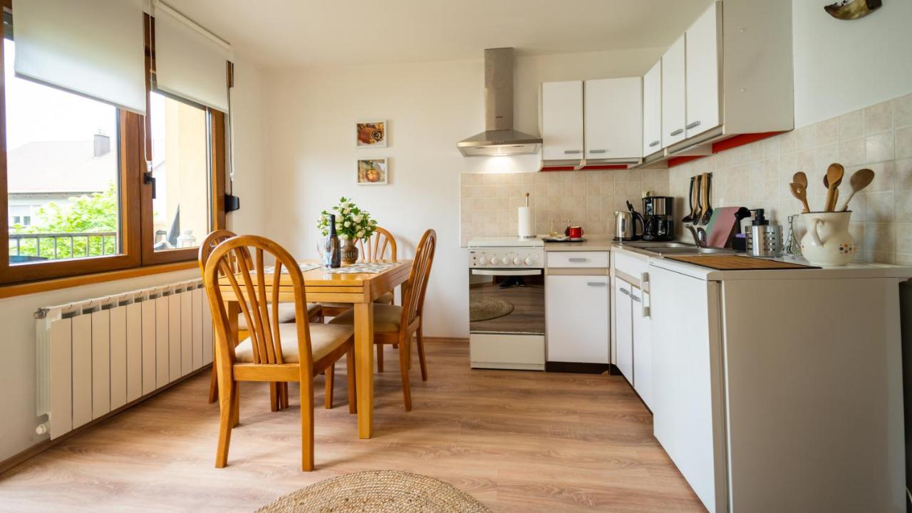 דלניצה Apartmani Gruzdovo מראה חיצוני תמונה